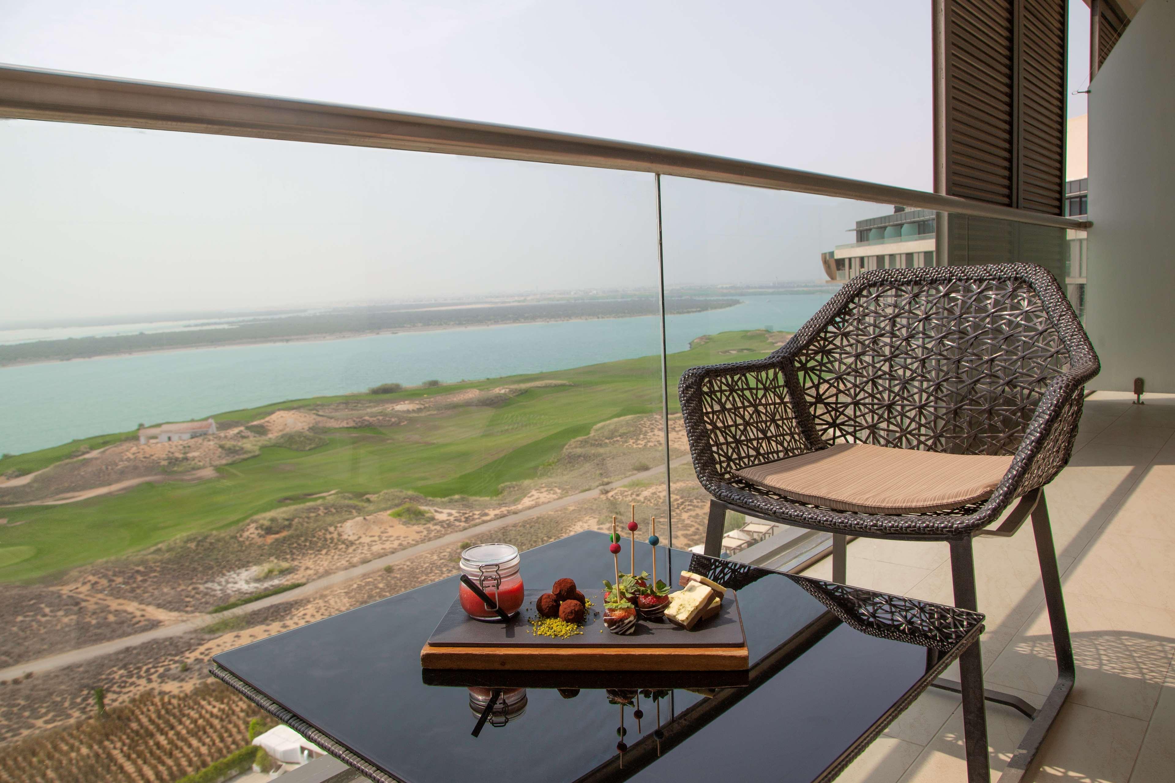 Radisson Blu Hotel, Abu Dhabi Yas Island Ngoại thất bức ảnh